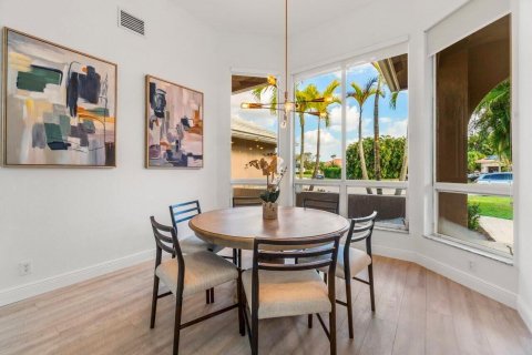 House in Wellington, Florida 4 bedrooms, 259.38 sq.m. № 2182869 - photo 8