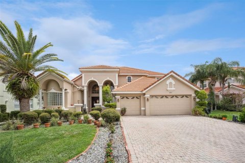 House in Orlando, Florida 6 bedrooms, 340.12 sq.m. № 2284475