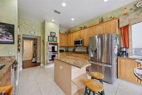 House in Orlando, Florida 6 bedrooms, 340.12 sq.m. № 2284475 - photo 11