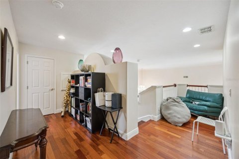 House in Orlando, Florida 6 bedrooms, 340.12 sq.m. № 2284475 - photo 16