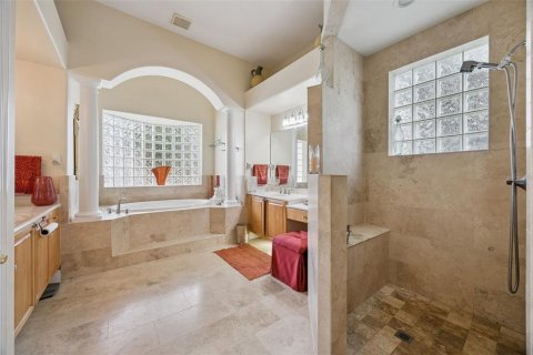 House in Orlando, Florida 6 bedrooms, 340.12 sq.m. № 2284475 - photo 21
