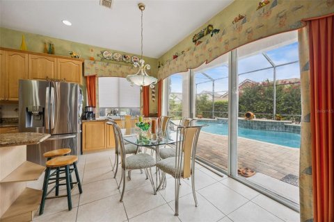 House in Orlando, Florida 6 bedrooms, 340.12 sq.m. № 2284475 - photo 12