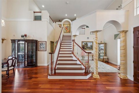 House in Orlando, Florida 6 bedrooms, 340.12 sq.m. № 2284475 - photo 3