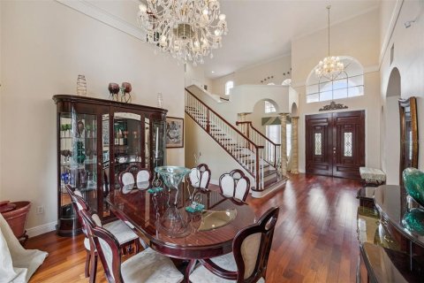House in Orlando, Florida 6 bedrooms, 340.12 sq.m. № 2284475 - photo 5