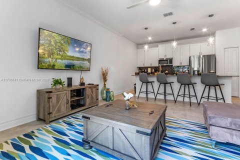 Adosado en venta en Davenport, Florida, 4 dormitorios № 1716235 - foto 15