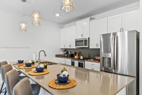 Adosado en venta en Davenport, Florida, 4 dormitorios № 1716235 - foto 14