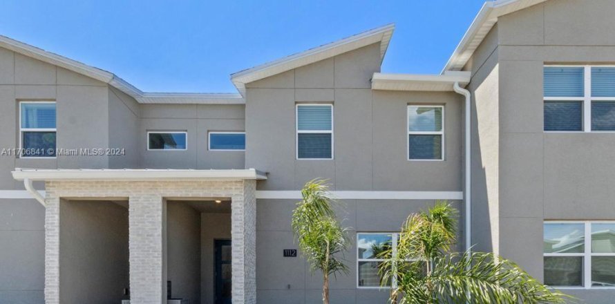 Adosado en Davenport, Florida 4 dormitorios № 1716235