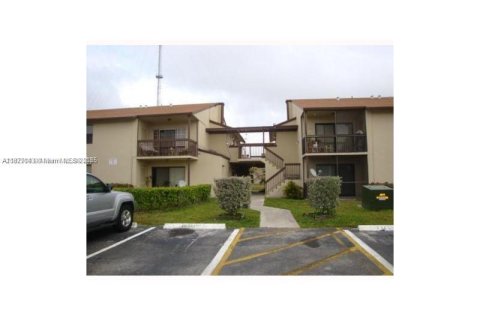 Apartment in Miami Gardens, Florida 2 bedrooms, 75.81 sq.m. № 1942350 - photo 3