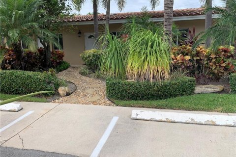 Villa ou maison à louer à Pompano Beach, Floride: 1 chambre № 1182962 - photo 1