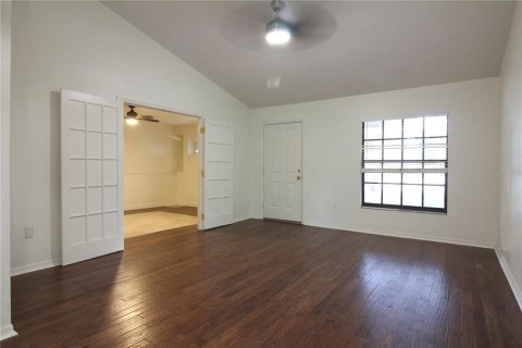 Appartement à louer à Lakeland, Floride: 2 chambres, 115.66 m2 № 2403122 - photo 2
