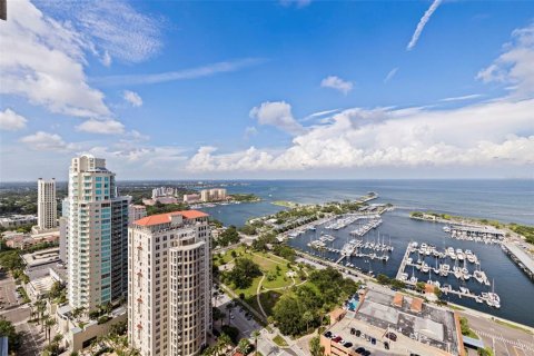 Condominio en venta en Saint Petersburg, Florida, 2 dormitorios, 141.4 m2 № 2259583 - foto 18