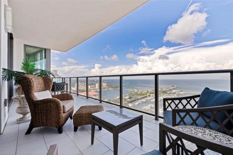 Condo in Saint Petersburg, Florida, 2 bedrooms  № 2259583