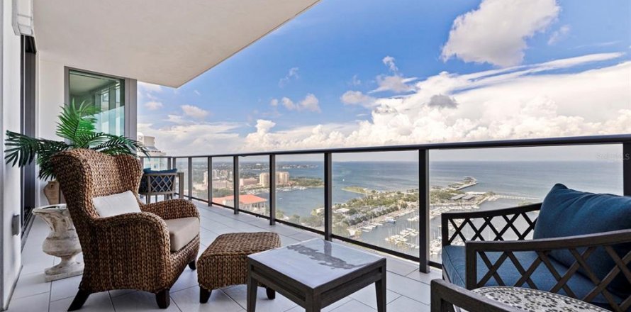 Condominio en Saint Petersburg, Florida, 2 dormitorios № 2259583