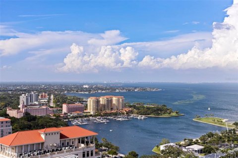 Condominio en venta en Saint Petersburg, Florida, 2 dormitorios, 141.4 m2 № 2259583 - foto 19
