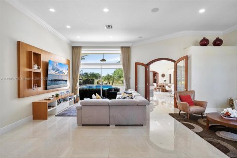 House in Weston, Florida 5 bedrooms, 373.56 sq.m. № 1809686 - photo 2