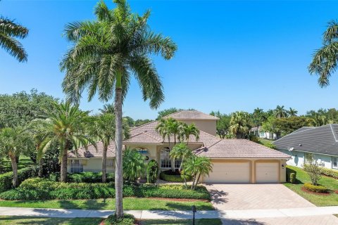 House in Weston, Florida 5 bedrooms, 373.56 sq.m. № 1809686 - photo 1