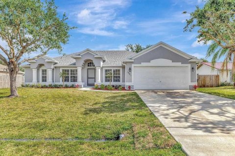 Villa ou maison à Port St. Lucie, Floride 4 chambres, 207.73 m2 № 2346186
