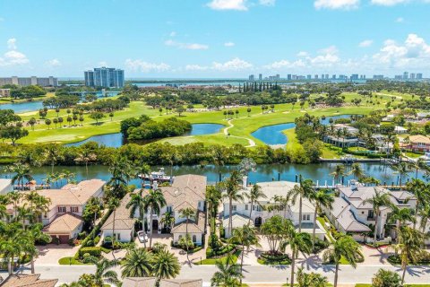 Casa en venta en West Palm Beach, Florida, 11 dormitorios, 1229.19 m2 № 2177365 - foto 8