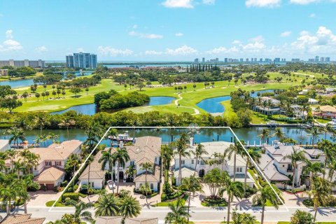 Casa en venta en West Palm Beach, Florida, 11 dormitorios, 1229.19 m2 № 2177365 - foto 7