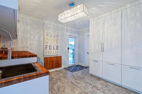 Casa en venta en Miami, Florida, 3 dormitorios, 170.48 m2 № 1986630 - foto 11