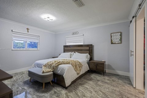 Casa en venta en Miami, Florida, 3 dormitorios, 170.48 m2 № 1986630 - foto 13