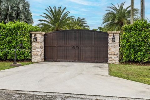 Casa en venta en Miami, Florida, 3 dormitorios, 170.48 m2 № 1986630 - foto 2