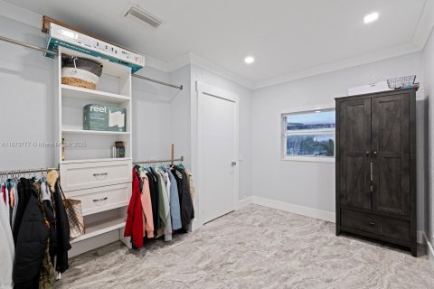 Casa en venta en Miami, Florida, 3 dormitorios, 170.48 m2 № 1986630 - foto 20