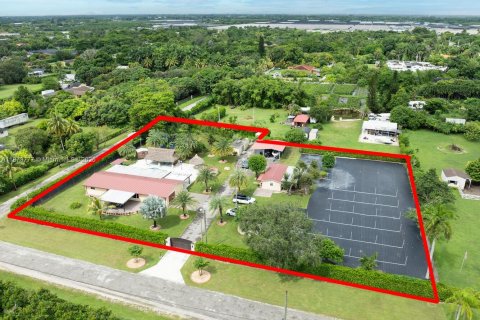 Casa en venta en Miami, Florida, 3 dormitorios, 170.48 m2 № 1986630 - foto 1