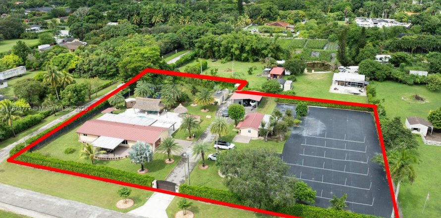 Casa en Miami, Florida 3 dormitorios, 170.48 m2 № 1986630