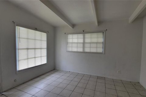 Casa en alquiler en Tampa, Florida, 4 dormitorios, 128.21 m2 № 1841859 - foto 5