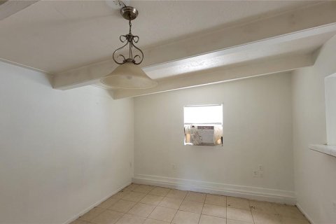 Casa en alquiler en Tampa, Florida, 4 dormitorios, 128.21 m2 № 1841859 - foto 6