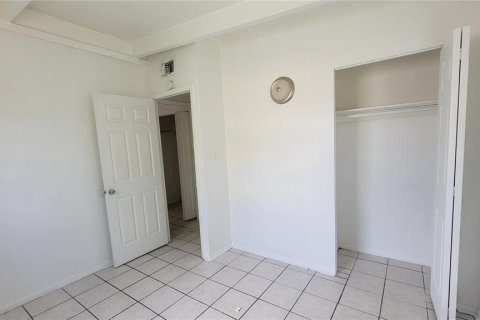 Casa en alquiler en Tampa, Florida, 4 dormitorios, 128.21 m2 № 1841859 - foto 13
