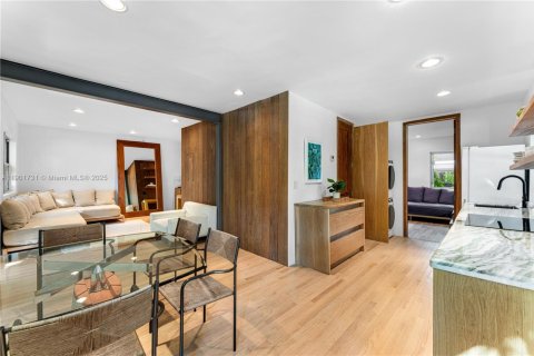 Apartamento en alquiler en Miami Beach, Florida, 2 dormitorios, 85.66 m2 № 1953418 - foto 6