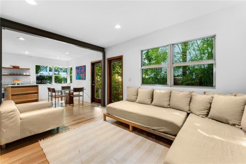 Apartamento en alquiler en Miami Beach, Florida, 2 dormitorios, 85.66 m2 № 1953418 - foto 12