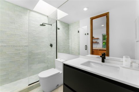 Apartamento en alquiler en Miami Beach, Florida, 2 dormitorios, 85.66 m2 № 1953418 - foto 17