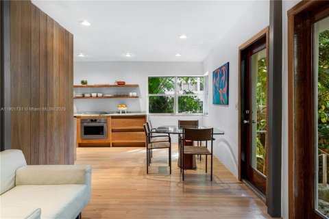 Apartamento en alquiler en Miami Beach, Florida, 2 dormitorios, 85.66 m2 № 1953418 - foto 13