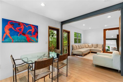 Apartamento en alquiler en Miami Beach, Florida, 2 dormitorios, 85.66 m2 № 1953418 - foto 2