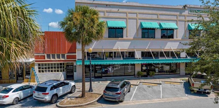 Immobilier commercial à Lake Wales, Floride 407.66 m2 № 1791464