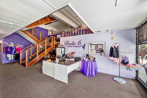 Propiedad comercial en alquiler en Lake Wales, Florida, 407.66 m2 № 1791464 - foto 2