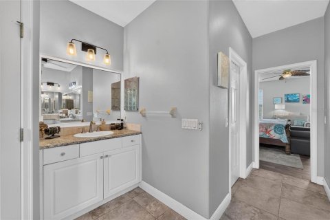 House in Tarpon Springs, Florida 4 bedrooms, 293.01 sq.m. № 2222230 - photo 28