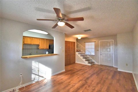 Appartement à louer à Lakeland, Floride: 2 chambres, 303.23 m2 № 2386443 - photo 5