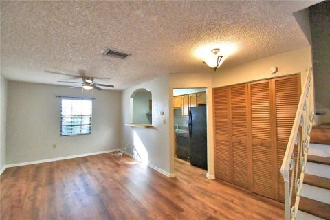 Appartement à louer à Lakeland, Floride: 2 chambres, 303.23 m2 № 2386443 - photo 4