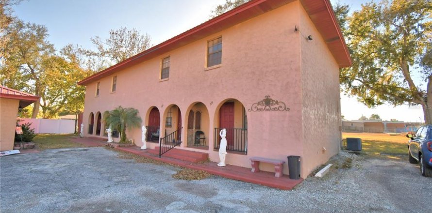 Appartement à Lakeland, Floride 2 chambres, 303.23 m2 № 2386443
