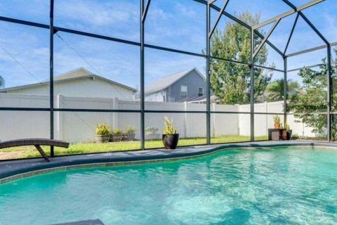 House in Davenport, Florida 4 bedrooms, 209.59 sq.m. № 2342519 - photo 7