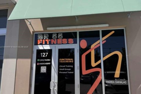 Commercial property in Sweetwater, Florida № 2014152 - photo 24