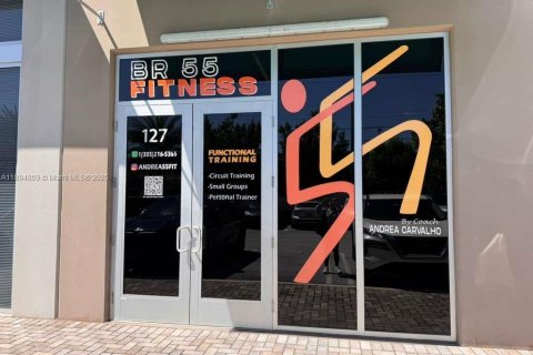 Commercial property in Sweetwater, Florida № 2014152 - photo 26