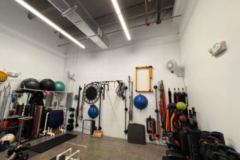 Commercial property in Sweetwater, Florida № 2014152 - photo 8