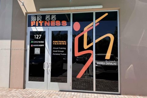 Commercial property in Sweetwater, Florida № 2014152 - photo 27