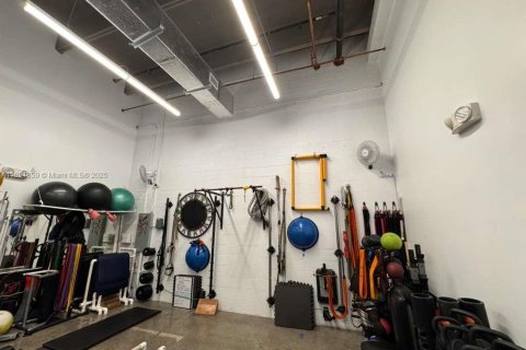 Commercial property in Sweetwater, Florida № 2014152 - photo 7