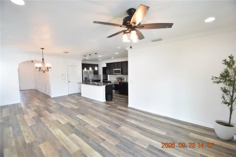 Villa ou maison à louer à Wesley Chapel, Floride: 5 chambres, 227.33 m2 № 2385792 - photo 6